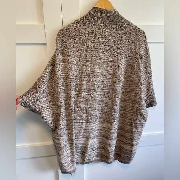 DEX sweater barely worn - Picture 4 of 4